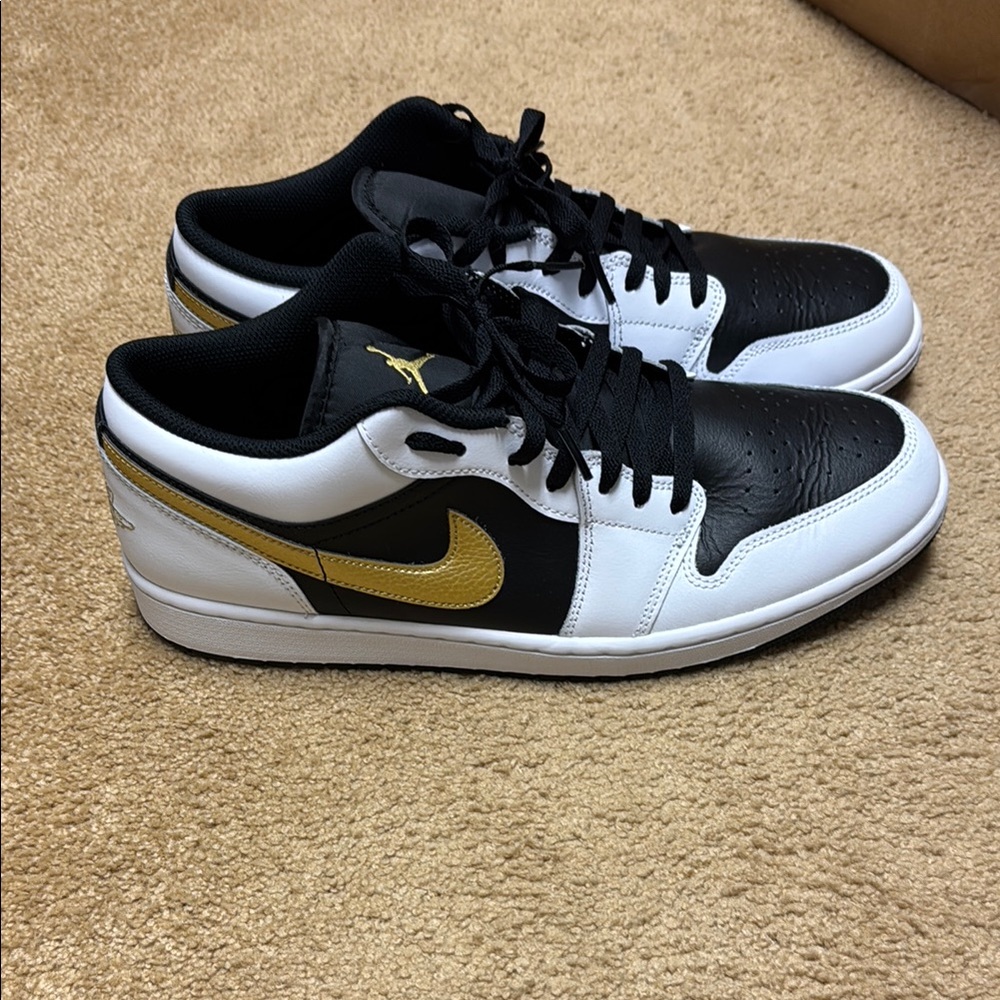 Jordan one low